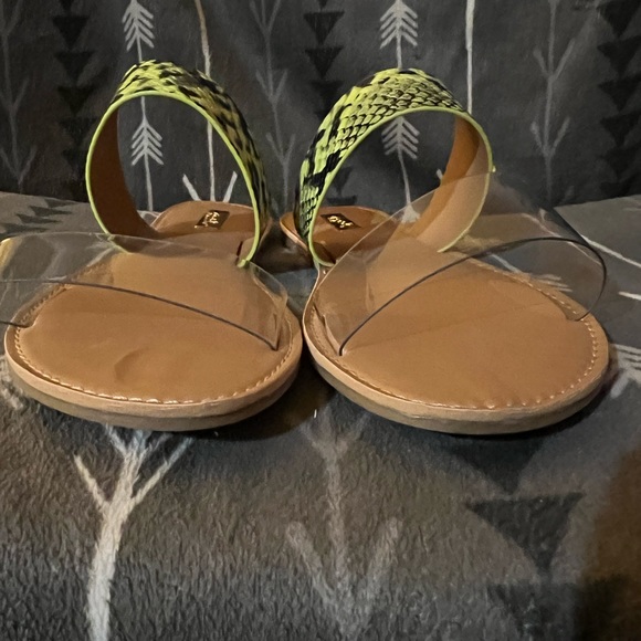 Qupid Athena Women's Slide Sandals Size 8.5 - Picture 3 of 10